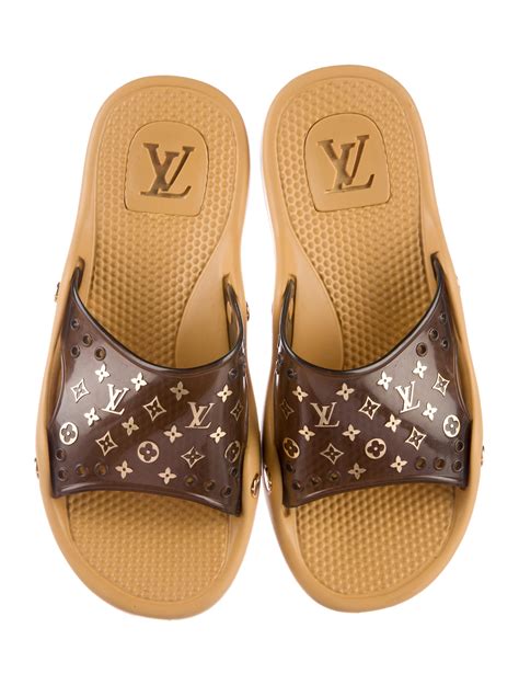 ma 1221 Louis Vuitton sandals